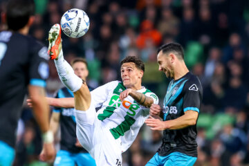 Tika de Jonge en Thomas Bruns in duel