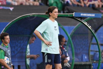 Renée Slegers langs de lijn bij de UEFA Women's Champions League-finale