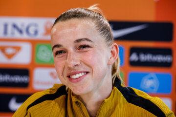 Jackie Groenen op de persconferentie