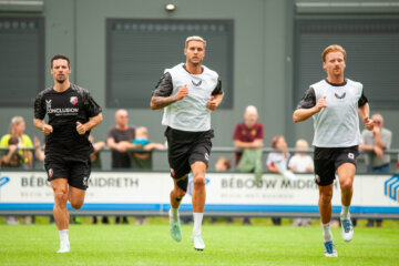 Nick Viergever, Mike Eerdhuijzen en Dani de Wit op de training van FC Utrecht