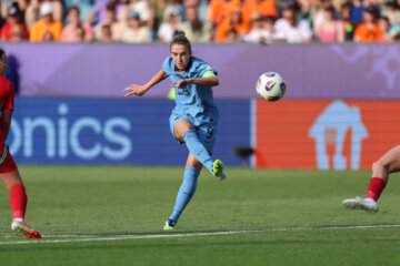 Vivianne Miedema schiet raak tegen Wales