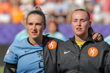 Vivianne Miedema en Daphne van Domselaar