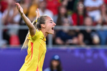 Tessa Wullaert juicht na haar goal voor België