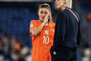 Daniëlle van de Donk is emotioneel na de EK-uitschakeling