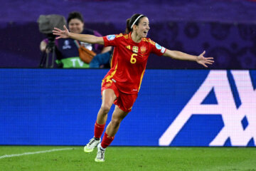 Aitana Bonmatí na haar goal in de halve finale van het EK