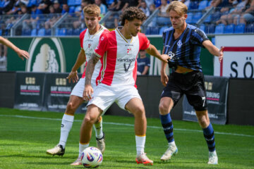 Juliën Mesbahi tegen Waldorf Mannheim