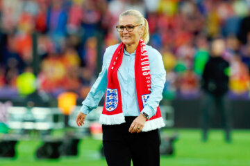 Sarina Wiegman na het winnen van het EK