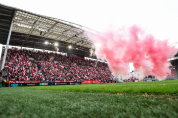 Supporters van FC Utrecht in De Galgenwaard
