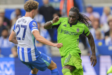 Calvin Bassey tegen Brighton & Hove Albion