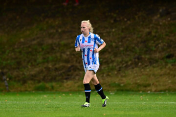 Inessa Kaagman in het shirt van SC Heerenveen