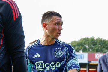 Steven Berghuis tijdens FC Volendam - Ajax