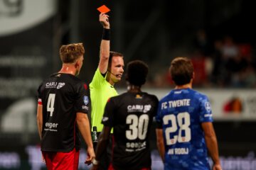 Stan Henderikx krijgt rood bij Excelsior - FC Twente
