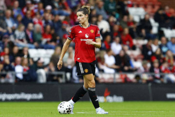 Dominique Janssen in actie namens Manchester United