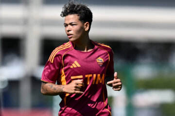 Samantha van Diemen in actie namens AS Roma