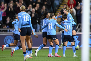 Manchester City juicht na een goal tegen Brighton & Hove Albion