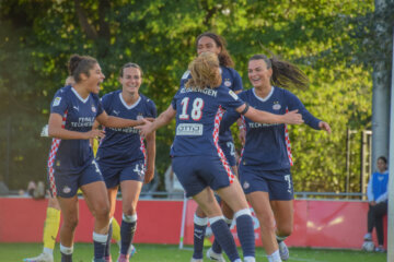 Riola Xhemaili scoort de winnende tegen FC Utrecht