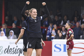 Wieke Kaptein (Chelsea) juicht