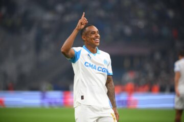 Igor Paixão scoort tegen Ajax