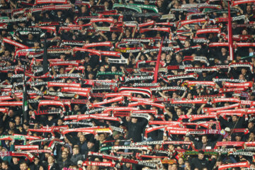 Supporters van Feyenoord voor een Europees duel