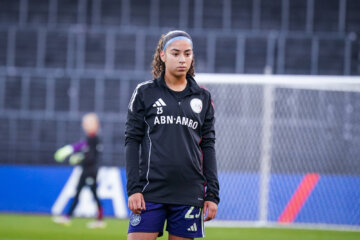 Lina Touzani bij Ajax