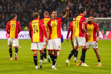 Mats Deijl na zijn treffer tegen Aston Villa