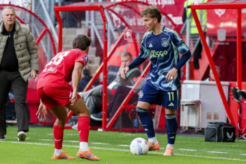 Mika Godts tegenover Bart van Rooij