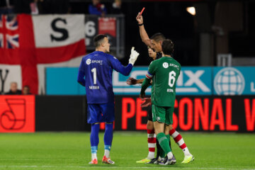 Etienne Vaessen kreeg rood tegen Sparta