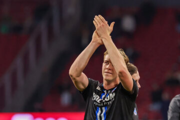 Maas Willemsen bedankt het publiek