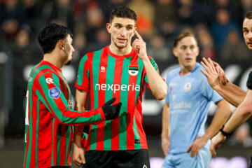 Ahmetcan Kaplan (r) bij NEC