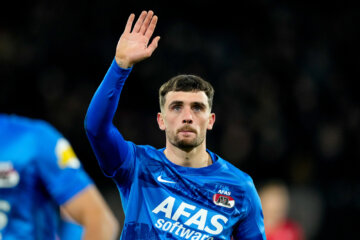 Troy Parrott biedt zijn excuses aan