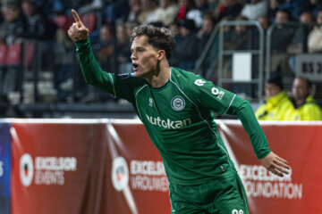 Thom van Bergen viert zijn doelpunt