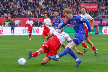 Mats Rots schiet raak tegen FC Utrecht