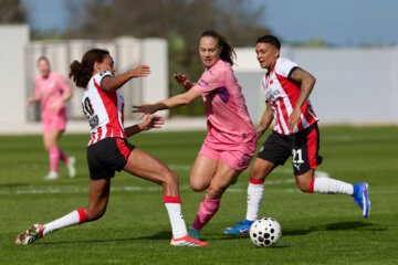 Nina Nijstad en Shanice van de Sanden in actie namens PSV