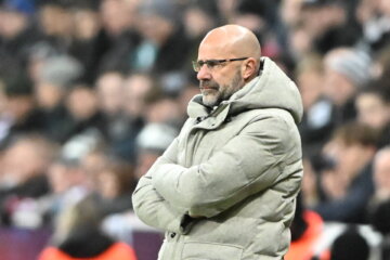 Peter Bosz tegen Newcastle United
