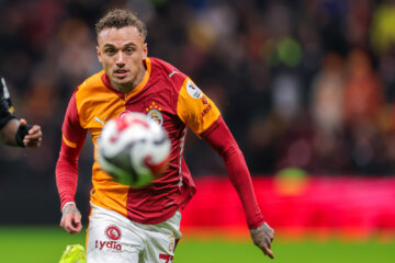 Noa Lang in het shirt van Galatasaray