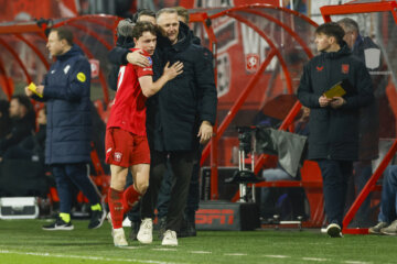 Sondre Ørjasæter en John van den Brom