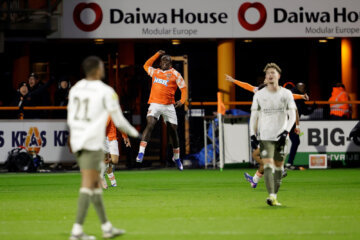 Aurelio Oehlers viert de 2-1