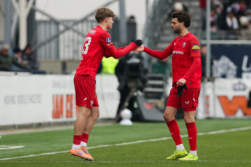 Ruud Nijstad komt in het veld voor Robin Pröpper