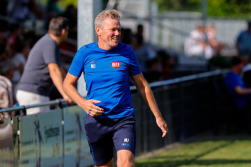 Michel Jansen langs de lijn bij DETO