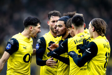 NAC Breda spelers vieren treffer