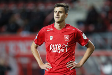 Alexander Jeremejeff namens FC Twente