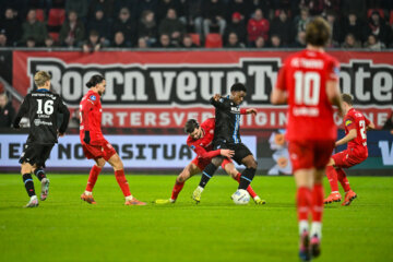 Amourricho van Axel Dongen tegen FC Twente