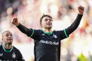 Aymen Sliti scoort namens Feyenoord