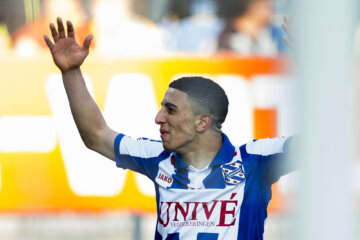Bilal Basacikoglu in het shirt van SC Heerenveen