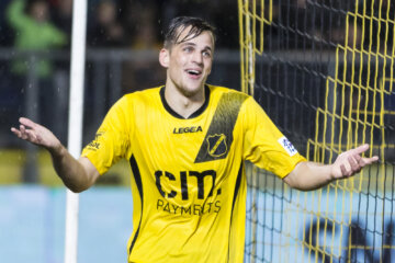 Mats Seuntjens in het shirt van NAC Breda