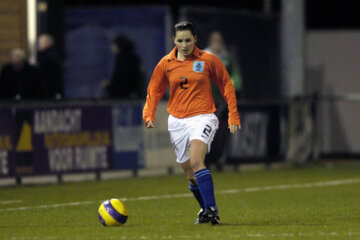 Marije Brummel in actie namens de OranjeLeeuwinnen (2007)