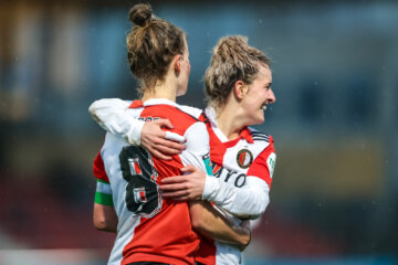 Esmee de Graaf en Maxime Bennink juichen