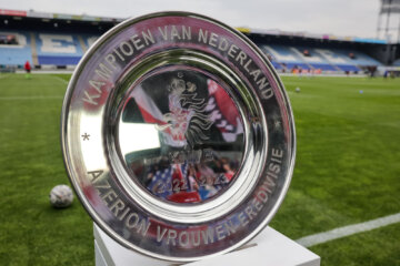 De kampioensschaal van de Azerion Vrouwen Eredivisie