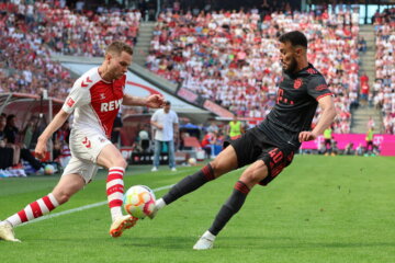 Noussair Mazraoui in actie voor Bayern München