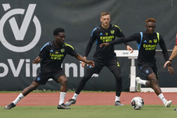 Amario Cozier-Duberry (links)